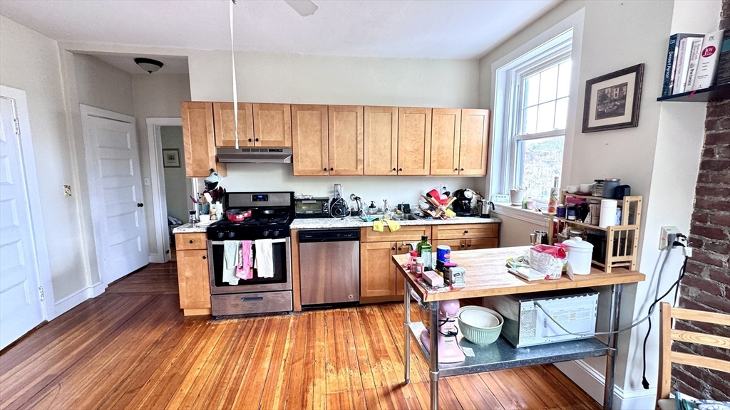 514 Harvard St, Brookline