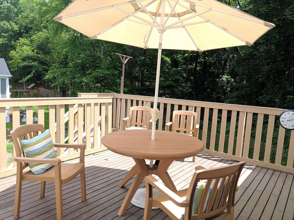 11 Renee Ter, Newton