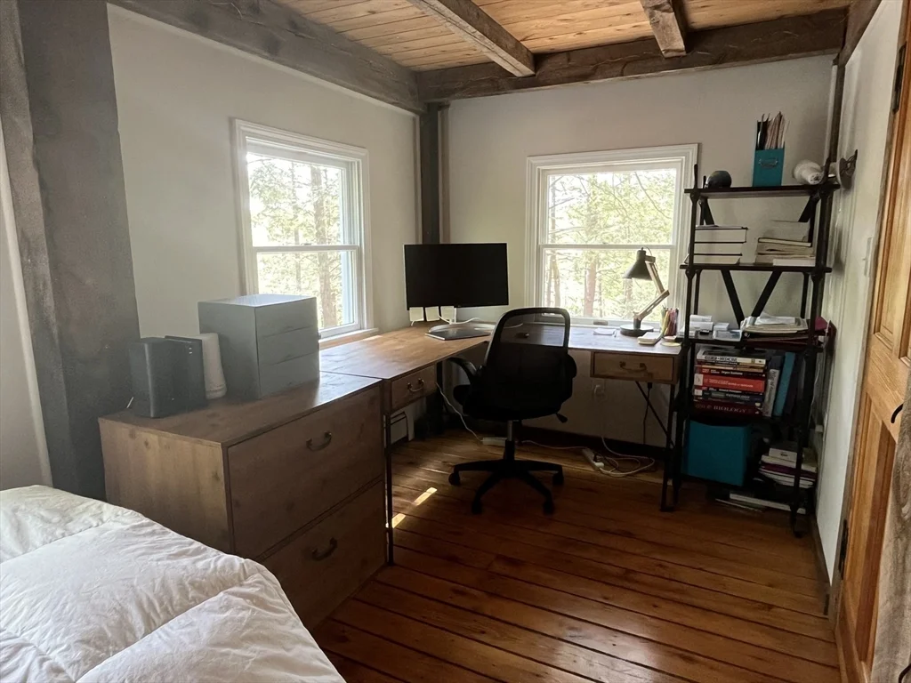 102 New Templeton Rd, Hubbardston