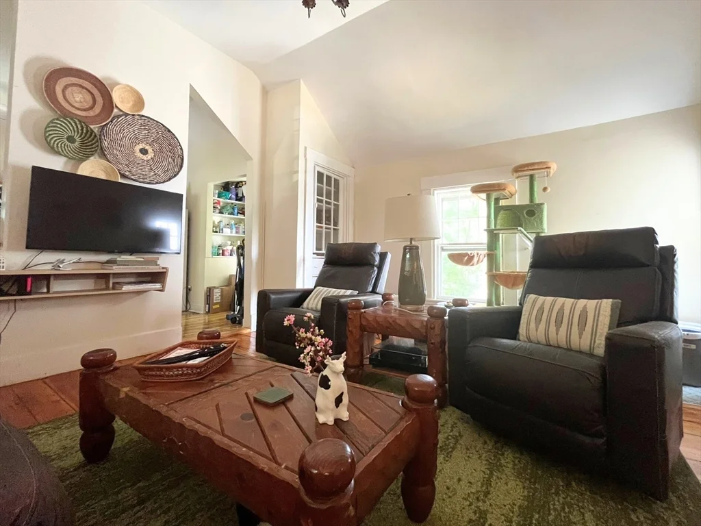 269 Lamartine St, Jamaica Plain