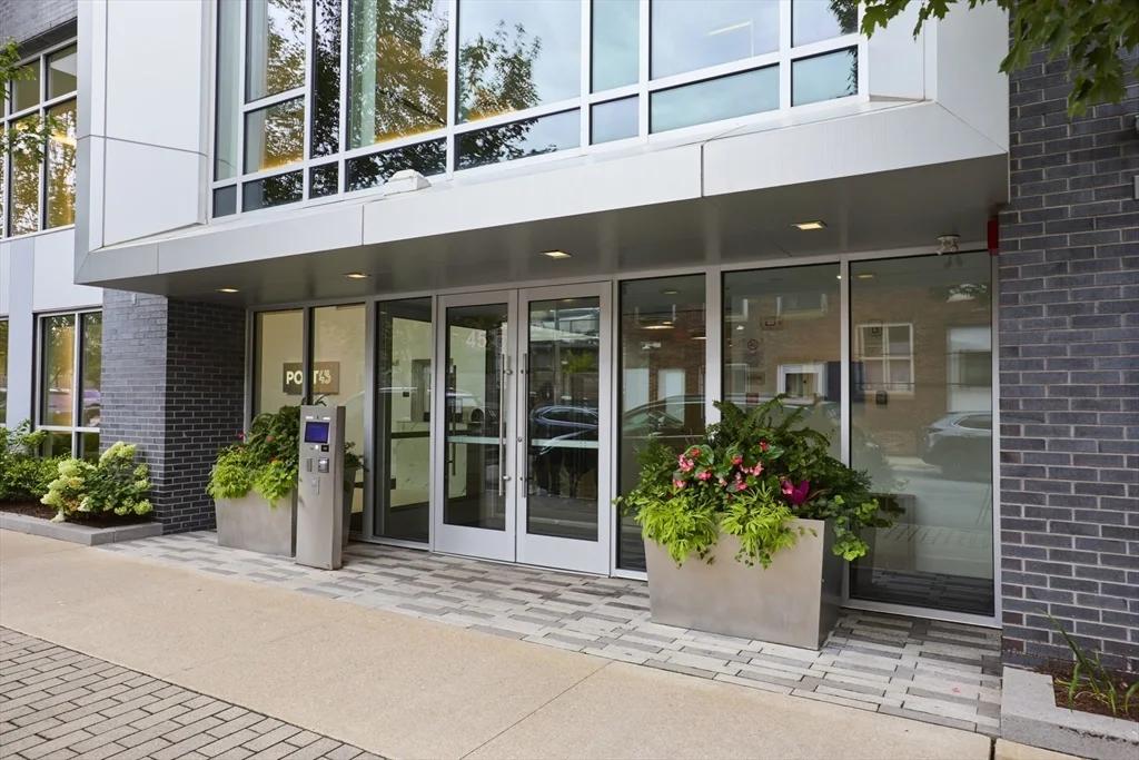 45 W 3rd St, South Boston