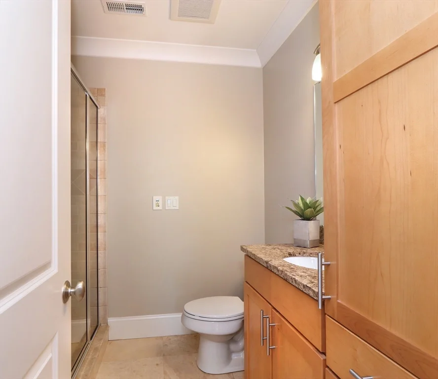 276 Bowen St, South Boston