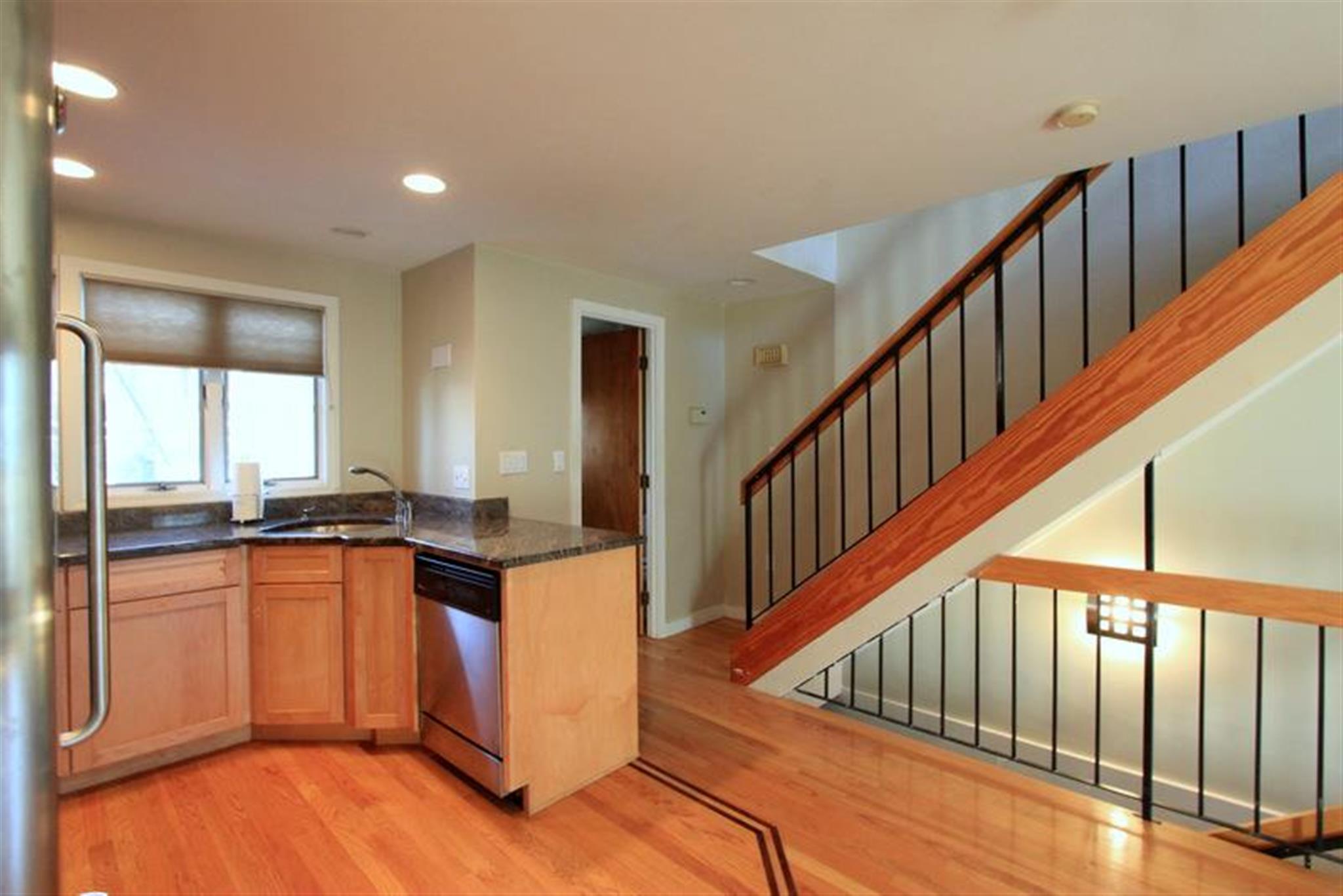 2 bed, 1.5 bath apartment for rent at 35 Howard St Unit 35, Central Square — photo 3 of 26
