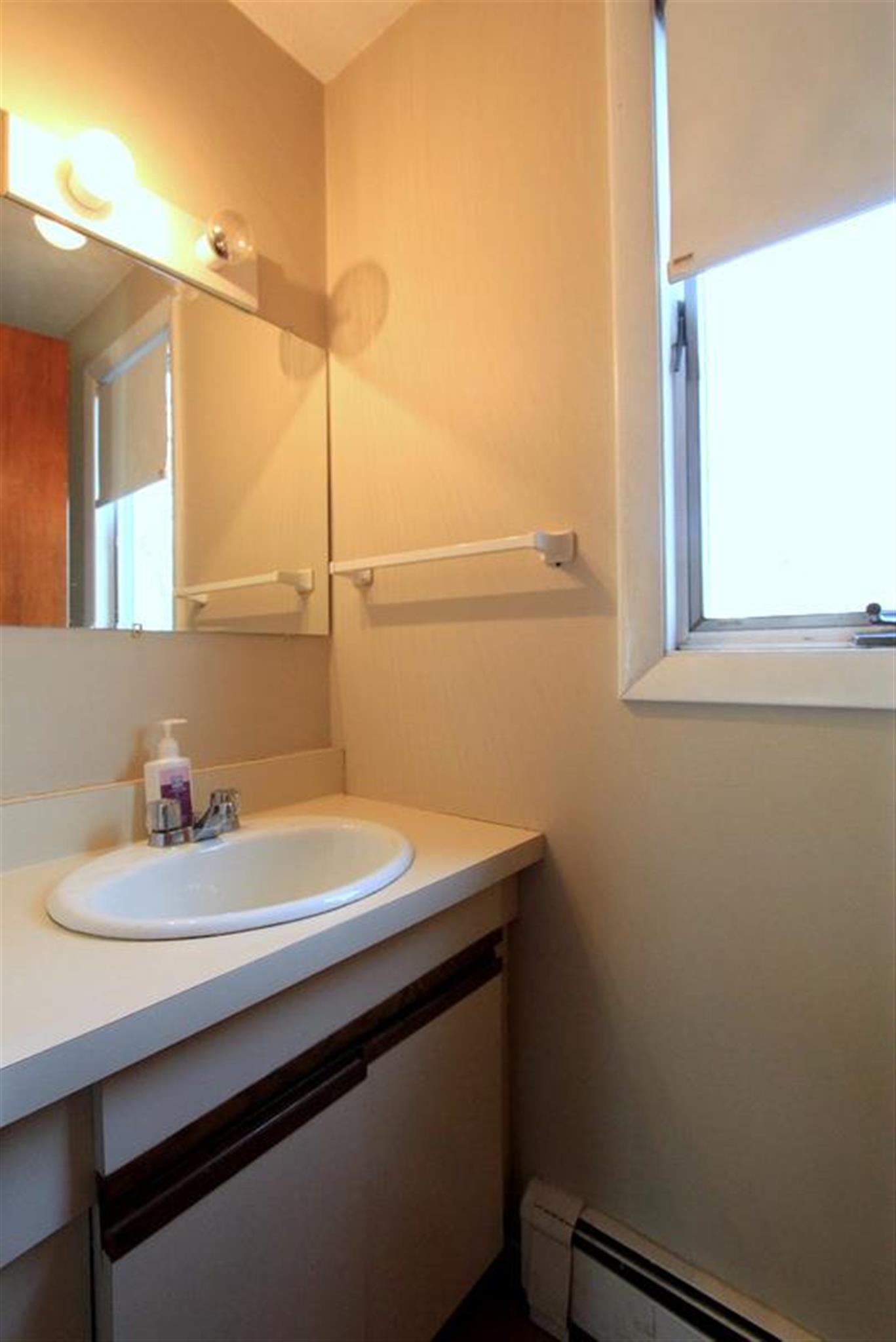 2 bed, 1.5 bath apartment for rent at 35 Howard St Unit 35, Central Square — photo 9 of 26