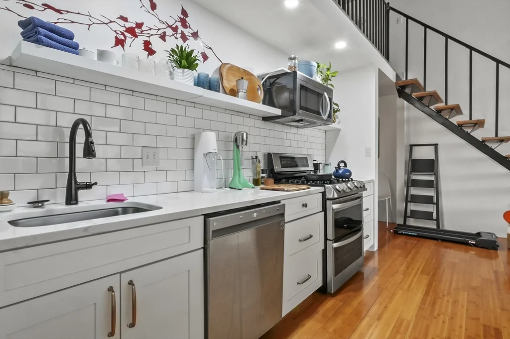 156 Porter St, East Boston