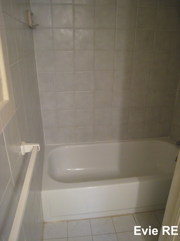 3 bed, 1 bath apartment for rent at 452 Hanover St Unit 203, North End — photo 6 of 20