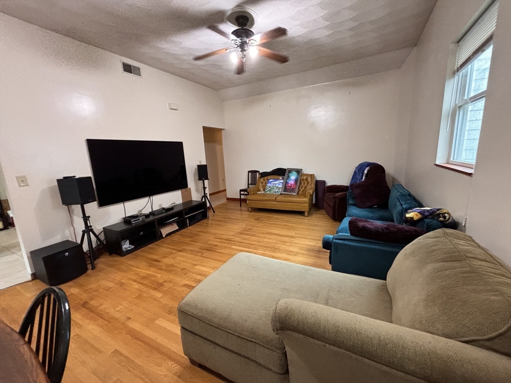 37 Munroe St, Prospect Hill