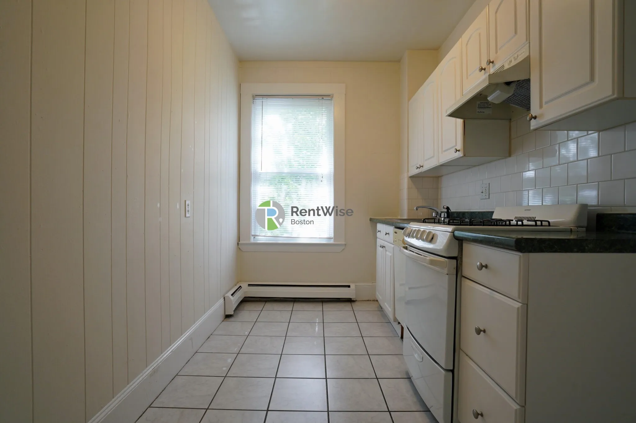 1 Ashford Ct, Allston