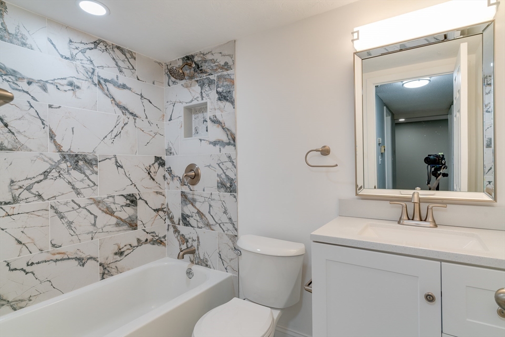 20 Brian Dr, Stoughton