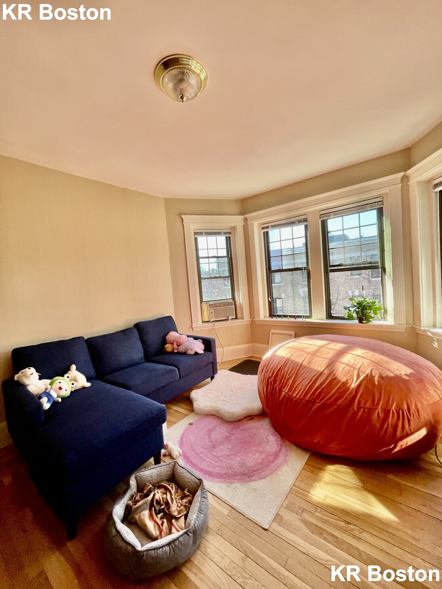 3 bed, 1 bath apartment for rent at 97 Saint Paul St Unit 3F, Longwood — photo 1 of 4