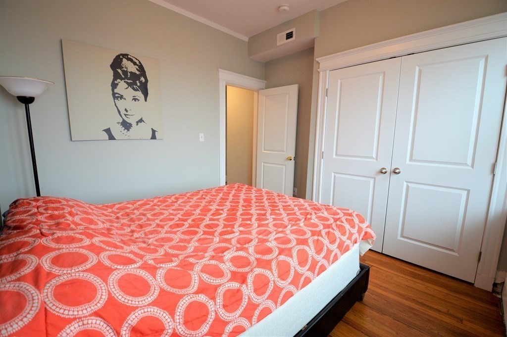 1657 Commonwealth Ave, Brighton