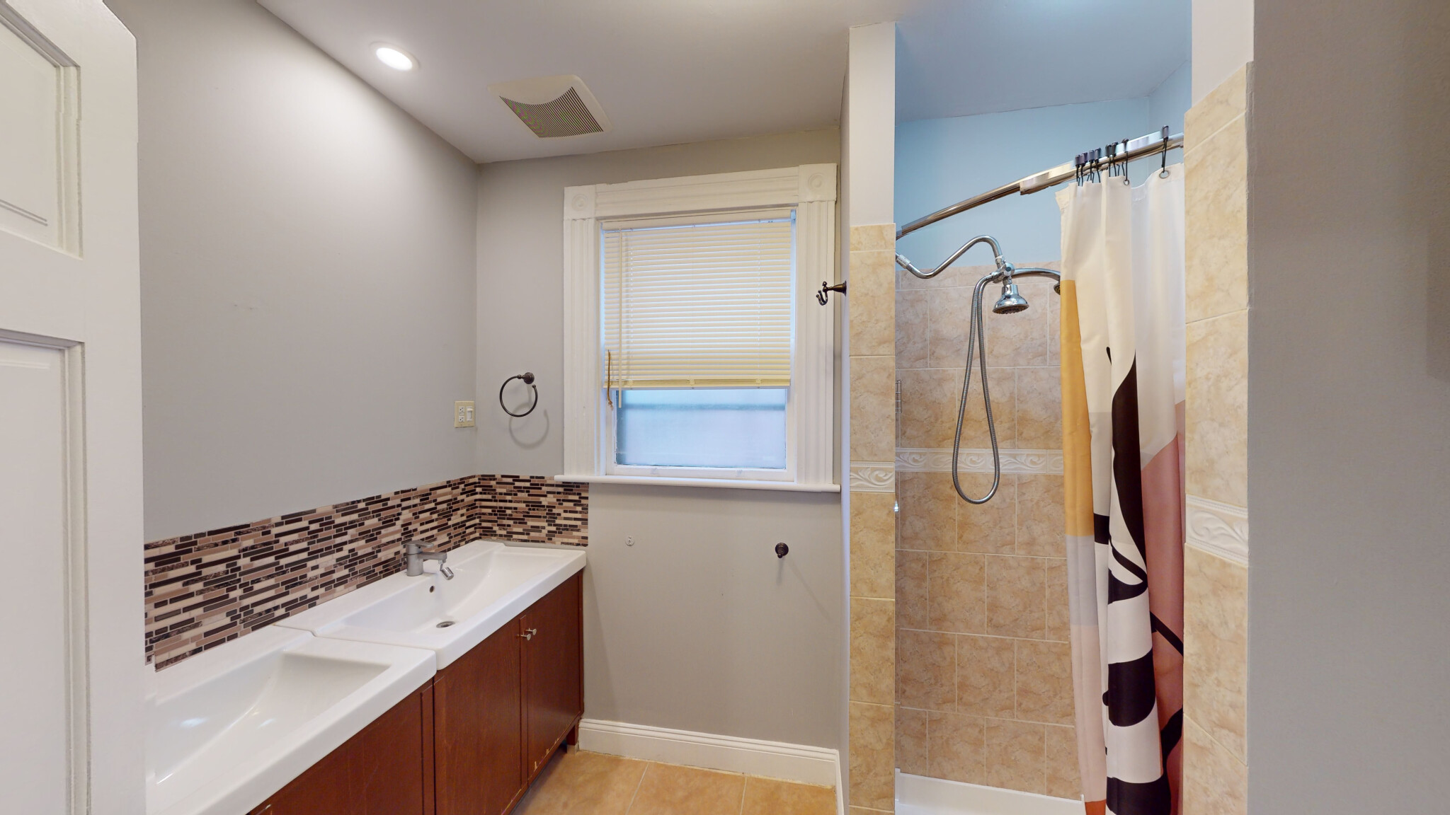 3 bed, 1 bath apartment for rent at 47 University Rd Unit 2, Aspinwall Hill — photo 16 of 21