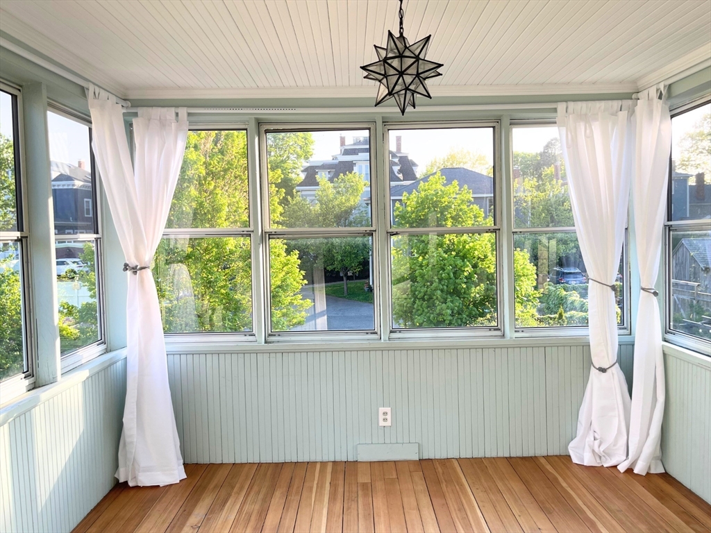 20 Pleasant St, Salem