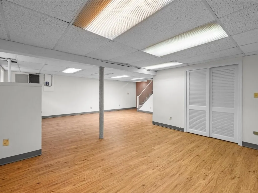 15 Woodridge Rd, Dover