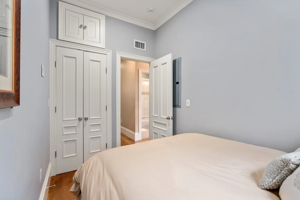 228 W Canton St, South End