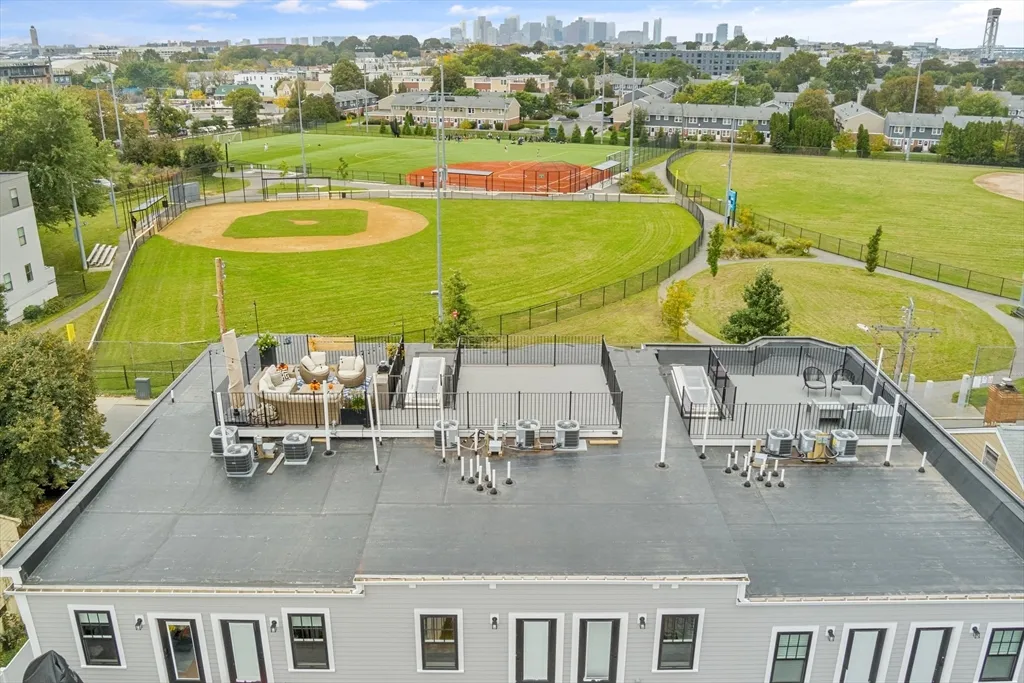 31 Boardman St, East Boston