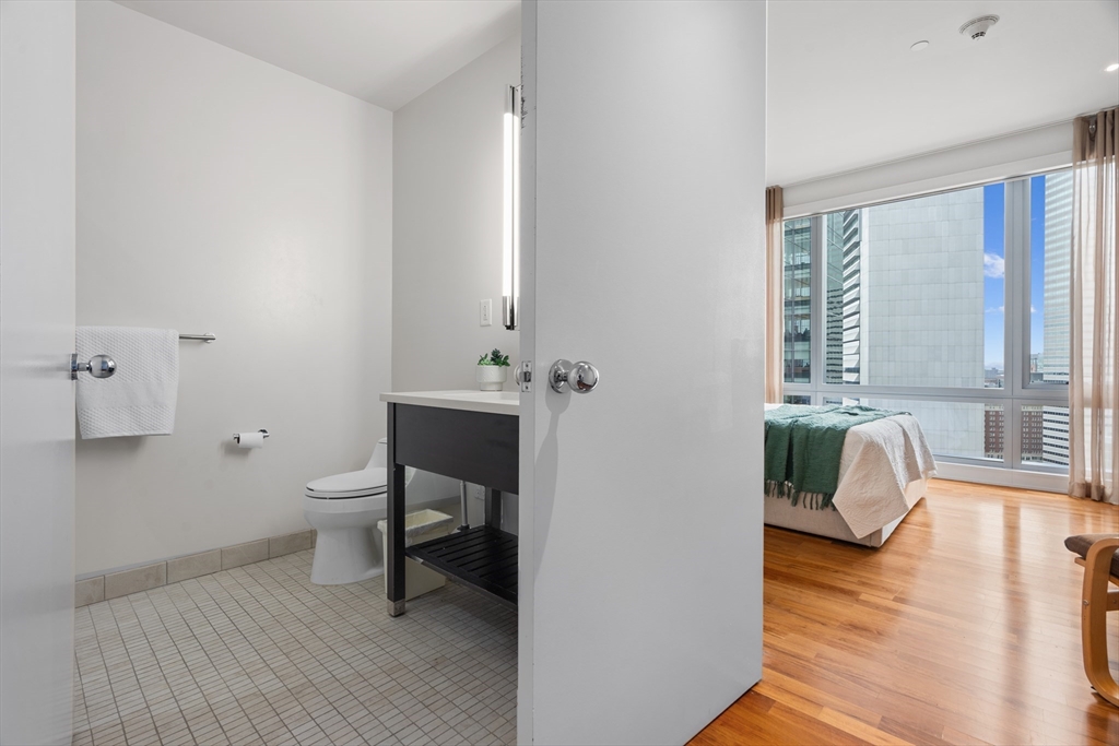 500 Atlantic Ave, Waterfront