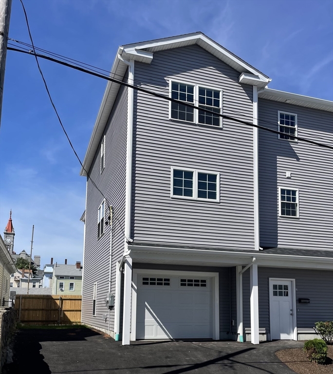 160 Franklin St, Fall River