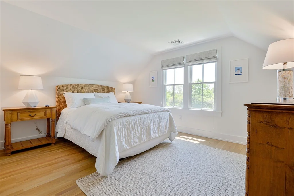 8 Burnt Swamp Ln, Nantucket