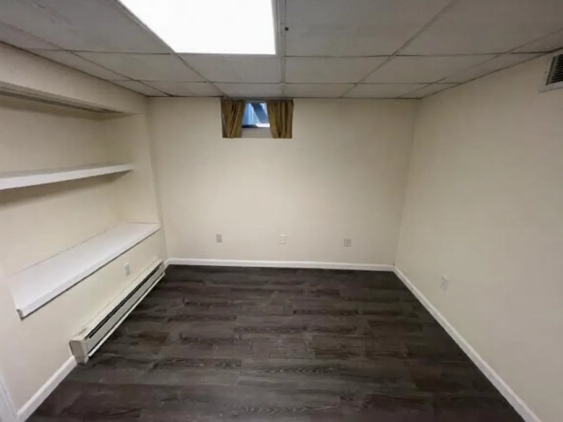 10 Wallace St, Tufts