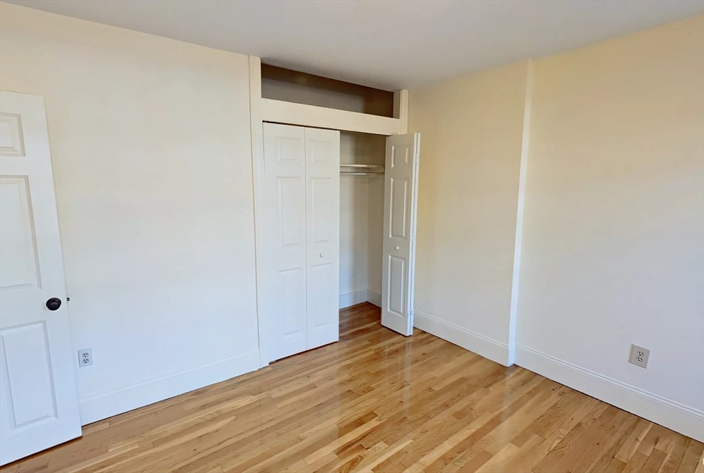 88 West Cedar St, Beacon Hill