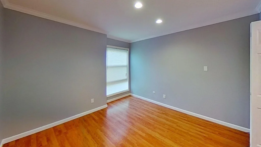 26 Beacon, Burlington