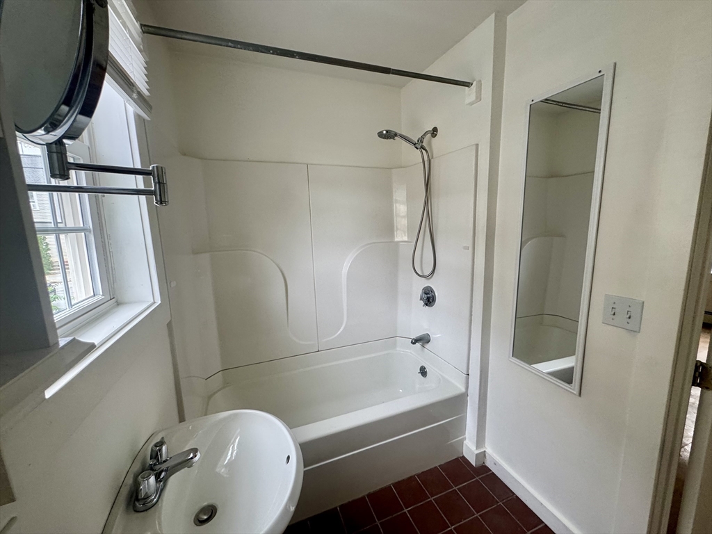 96 Main St, Fairhaven