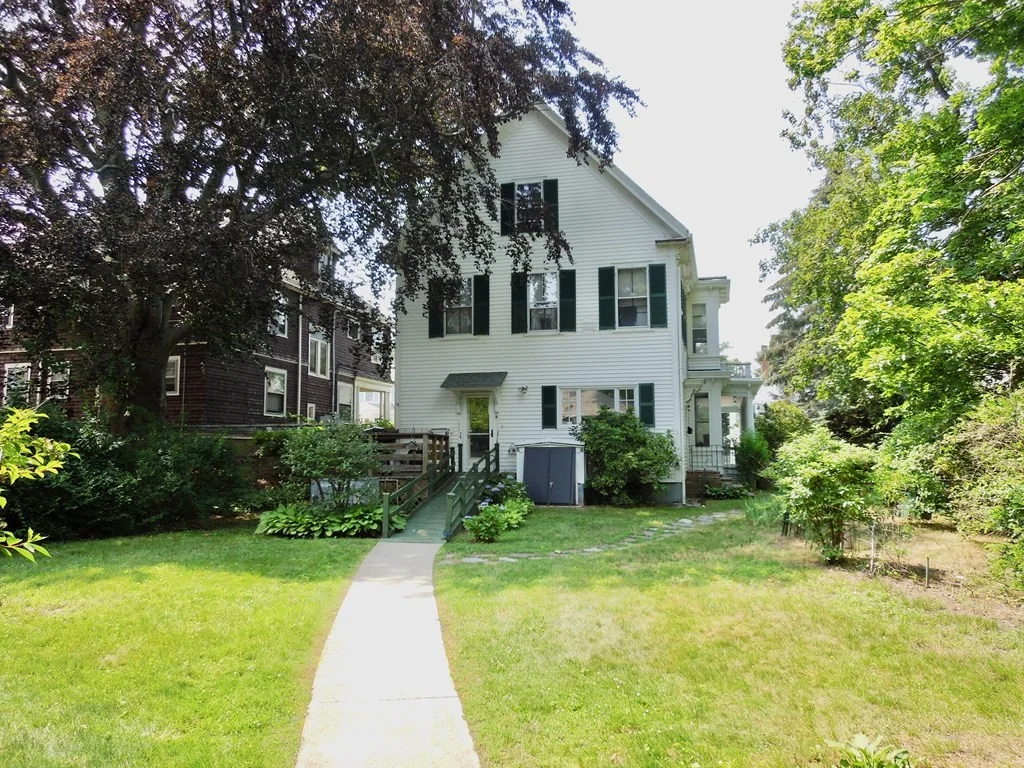 9 Brewster St, Plymouth