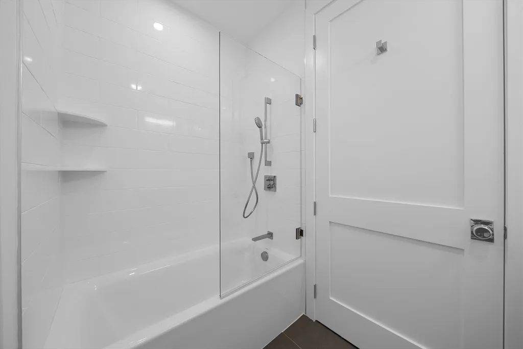 218 Old Colony Ave, South Boston