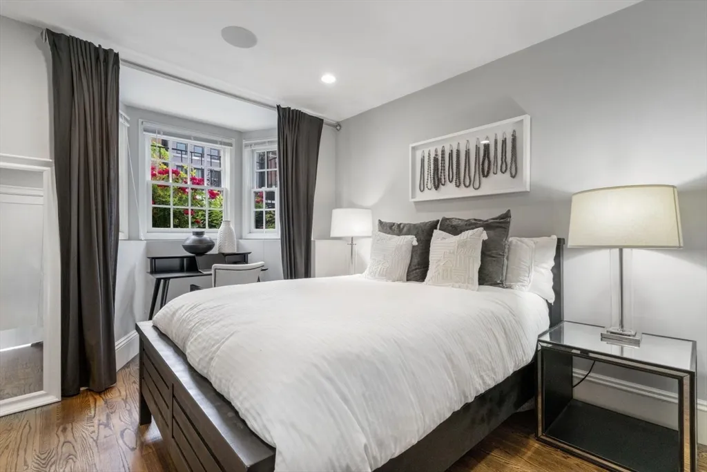 532 East Broadway, South Boston