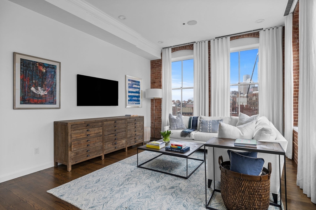 6 Edgerly Pl, Back Bay