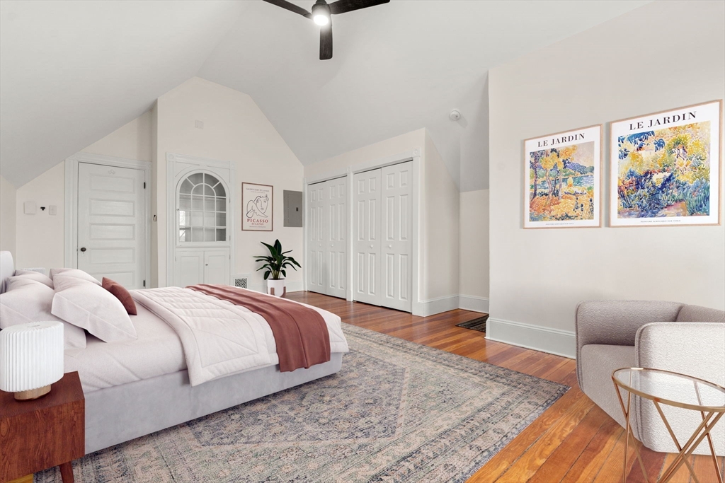 94 Bartlett St, Magoun Square