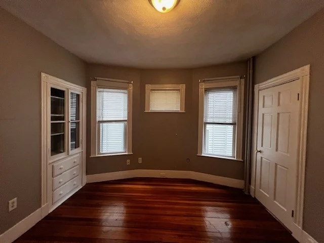 11 Sunset St, Mission Hill