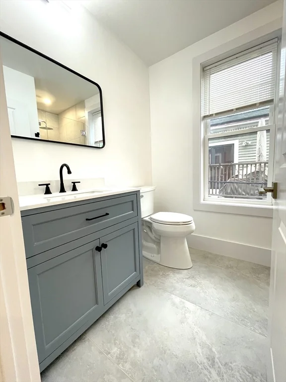 16 Delle Ave, Mission Hill