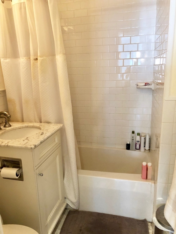 247 Newbury St, Back Bay