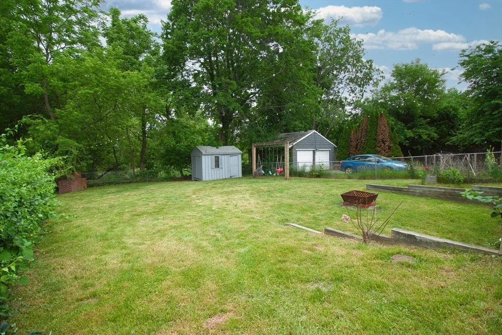 40 Dean Ave, Dracut