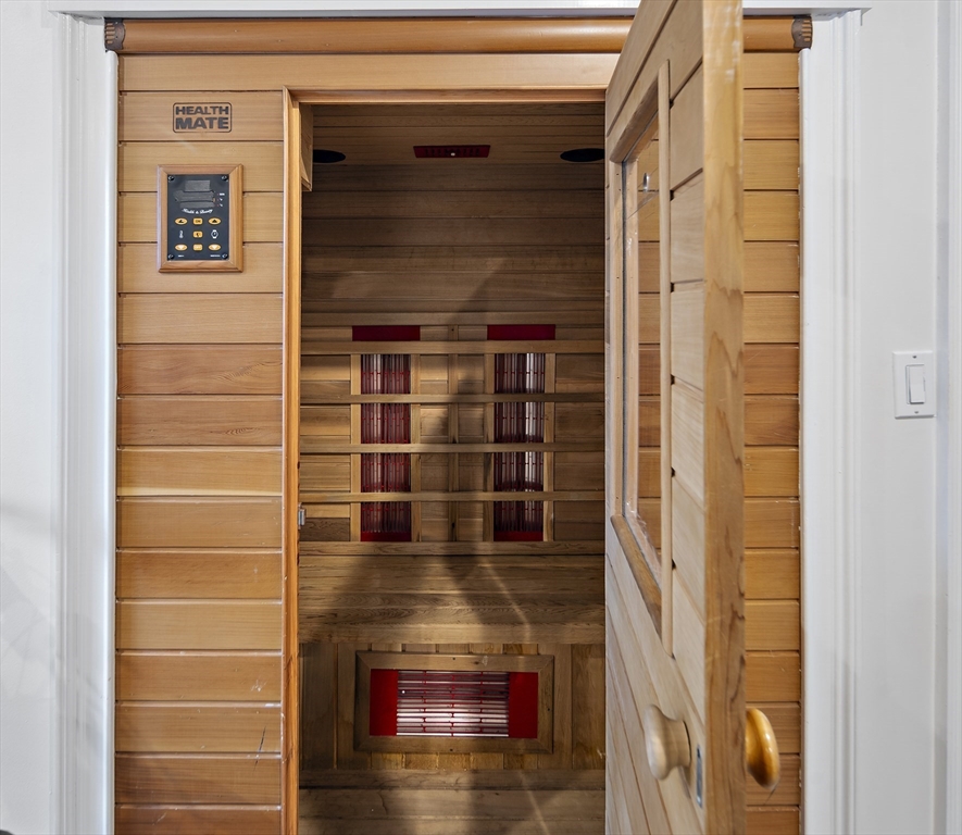 62 Gates St, South Boston