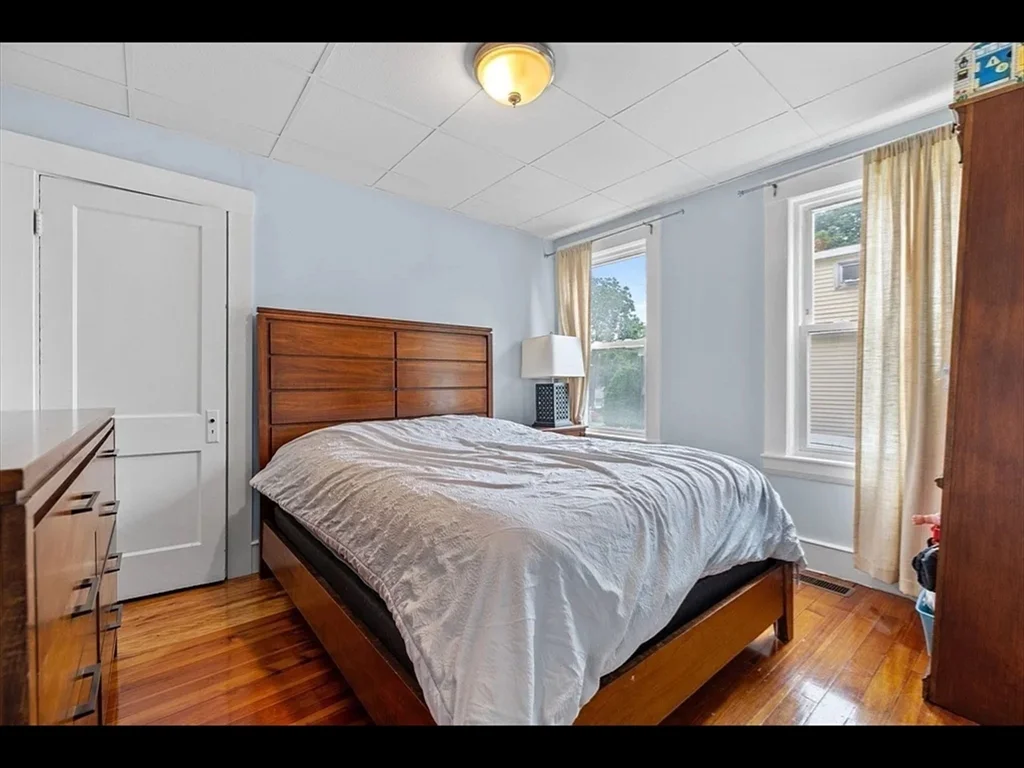 24 Lincoln St, North Andover