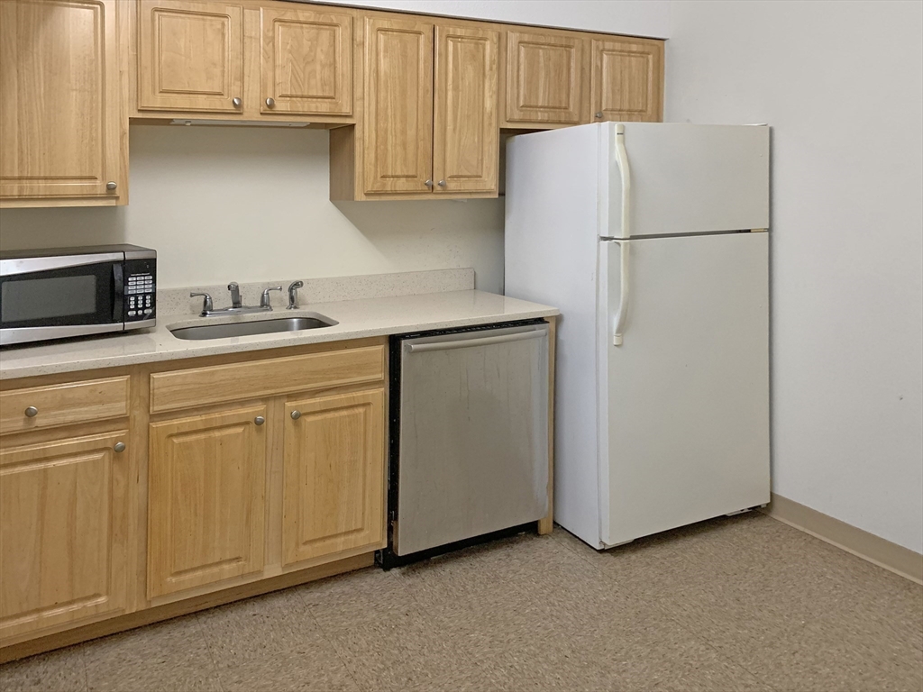 1731 Beacon St, Brookline