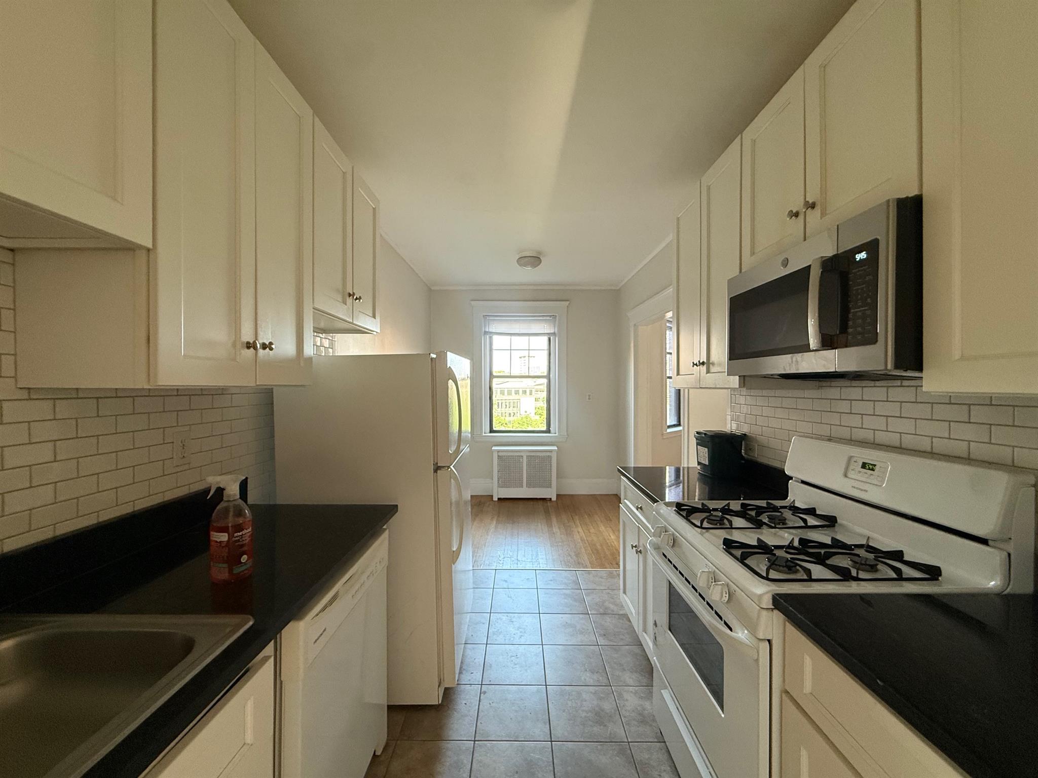 1558 Massachusetts Ave, Neighborhood Nine