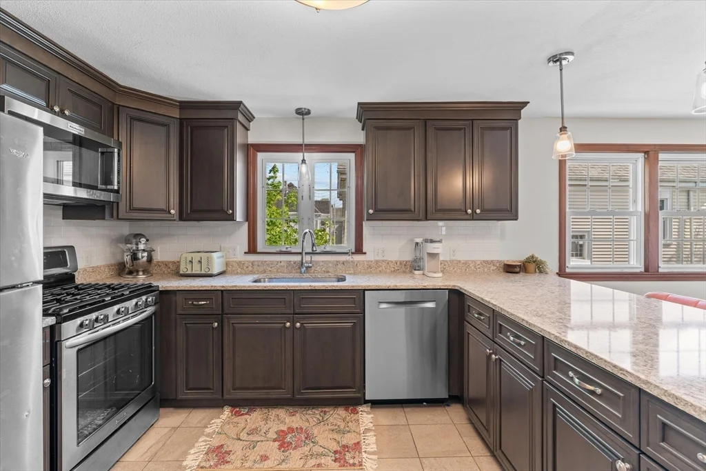 182 Safford St, Quincy