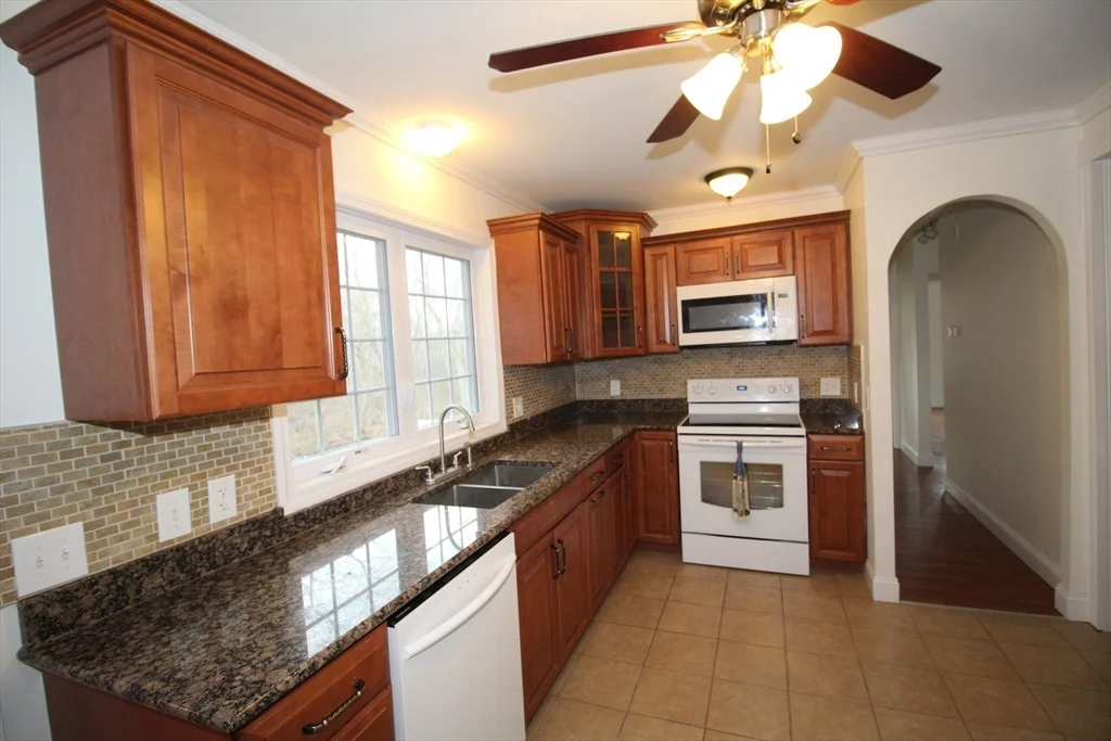 218 Thurber Ave, Attleboro