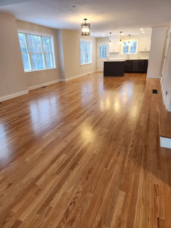 30 Four Seasons Dr, Hampstead