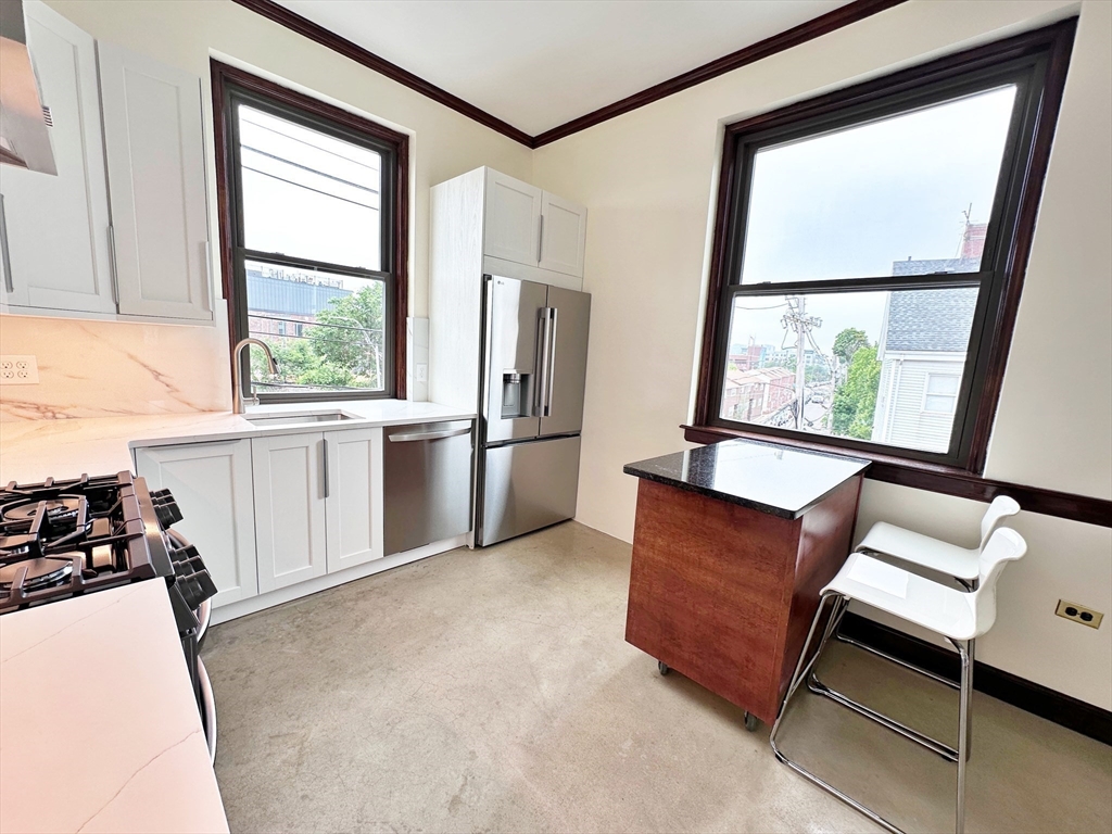 154 Maverick St, East Boston