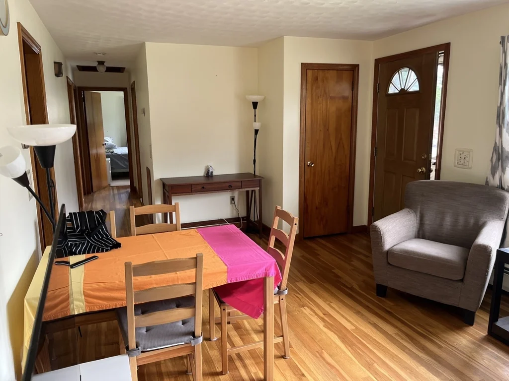 32 Harriet Ave, Shrewsbury