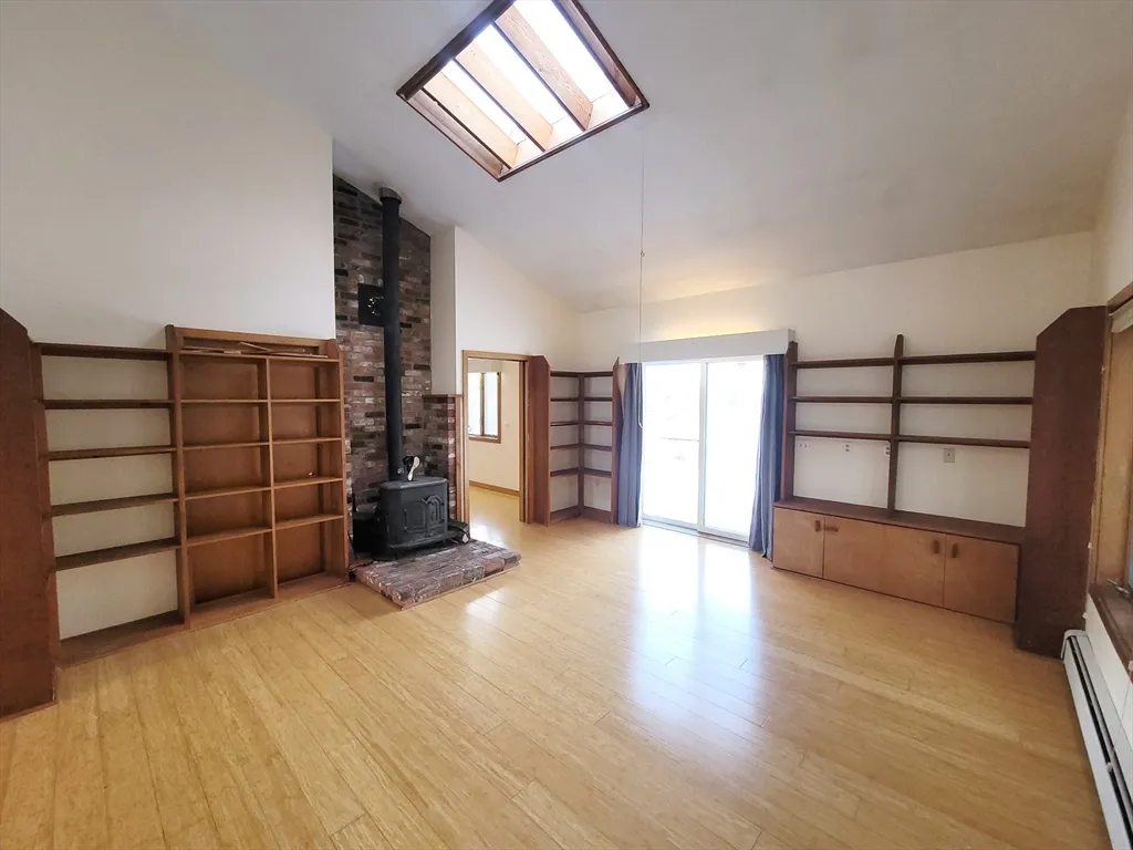 46 Long Hill Rd, Groton