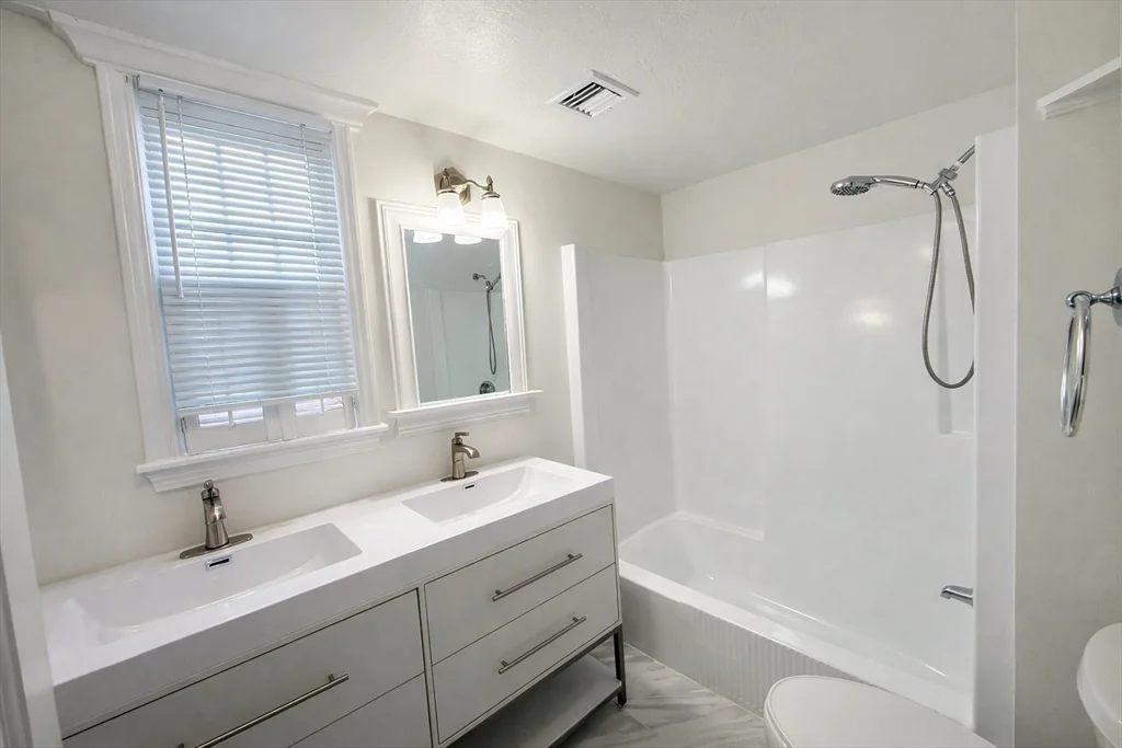 78 Dalby St, Nonantum