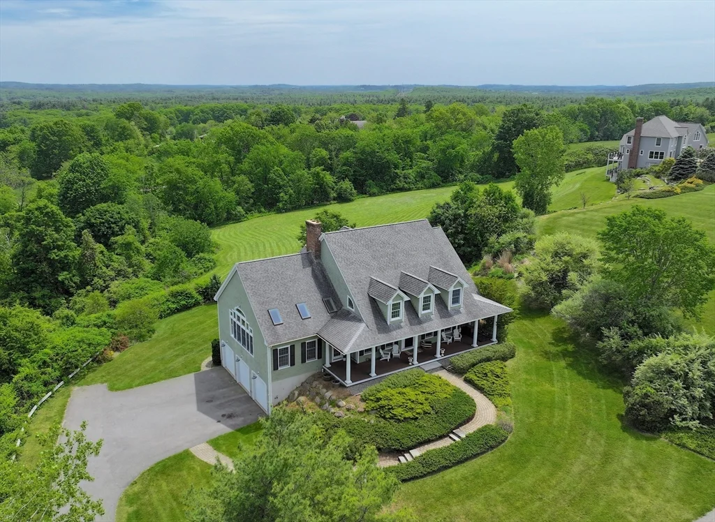 63 Skyfields Dr, Groton