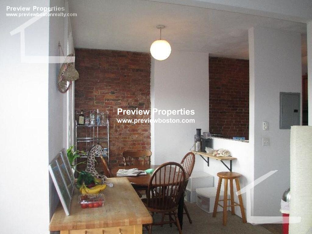 23 Cortes St, Back Bay