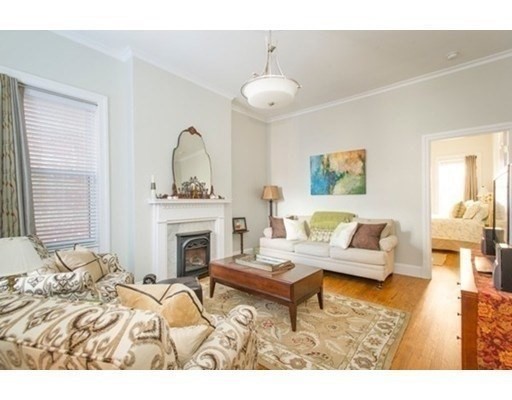 37 Mt Vernon St, Charlestown